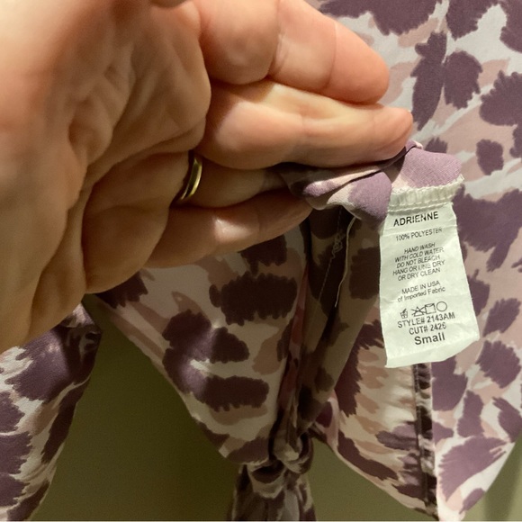 EUC Small Adrienne Pink & Purple Leopard Tie Front Top - Picture 6 of 6